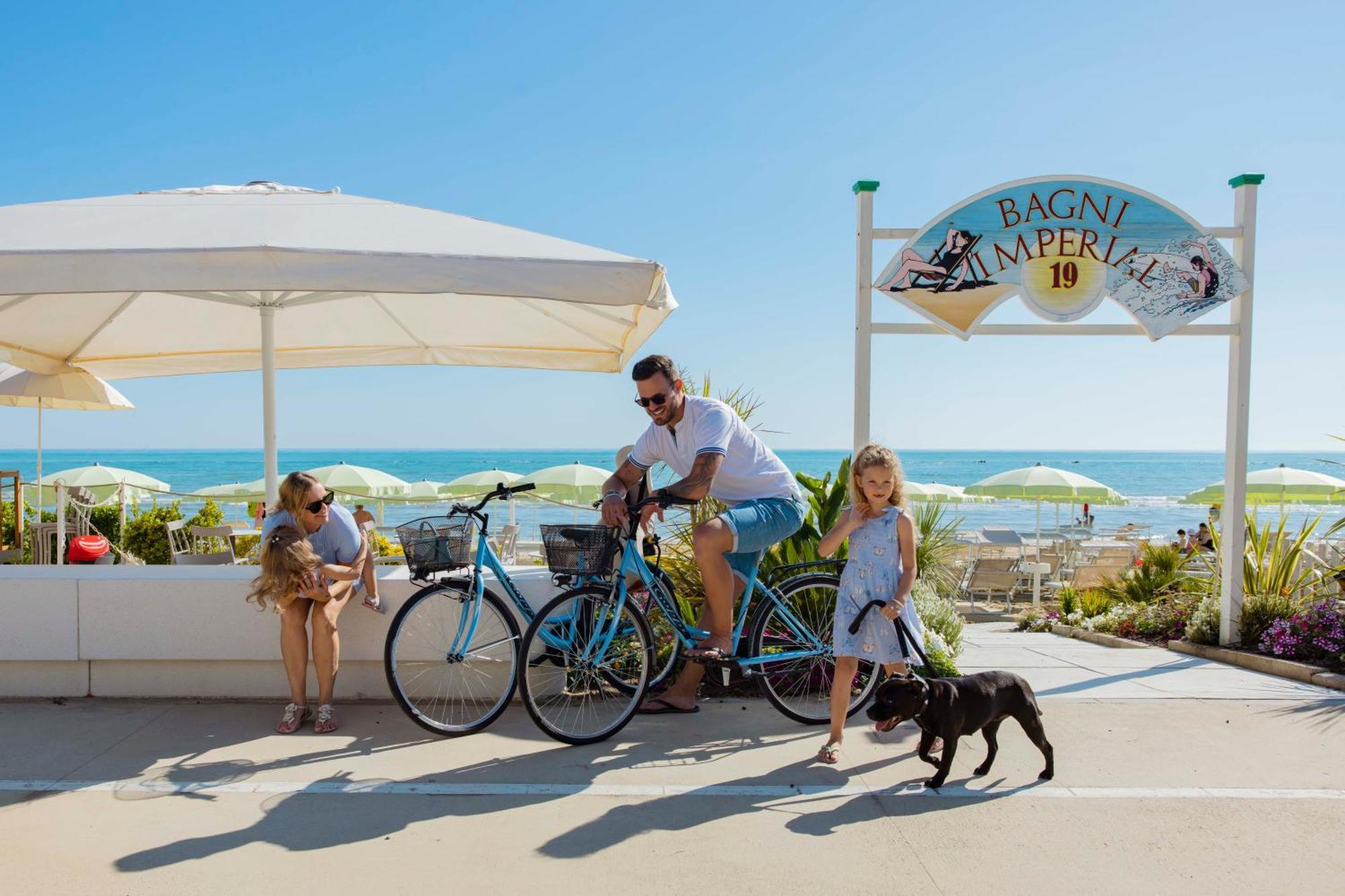 Una Hotels Imperial Beach Hotel Marotta Exterior photo