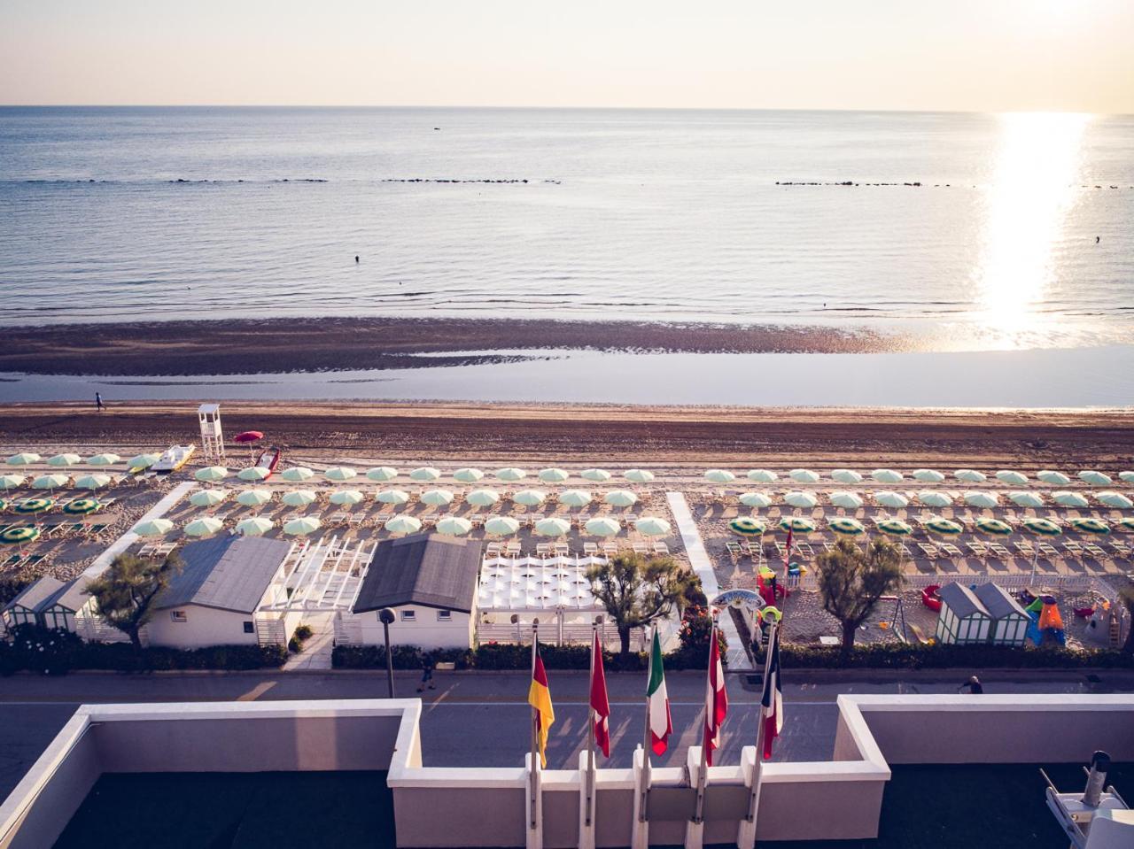 Una Hotels Imperial Beach Hotel Marotta Exterior photo