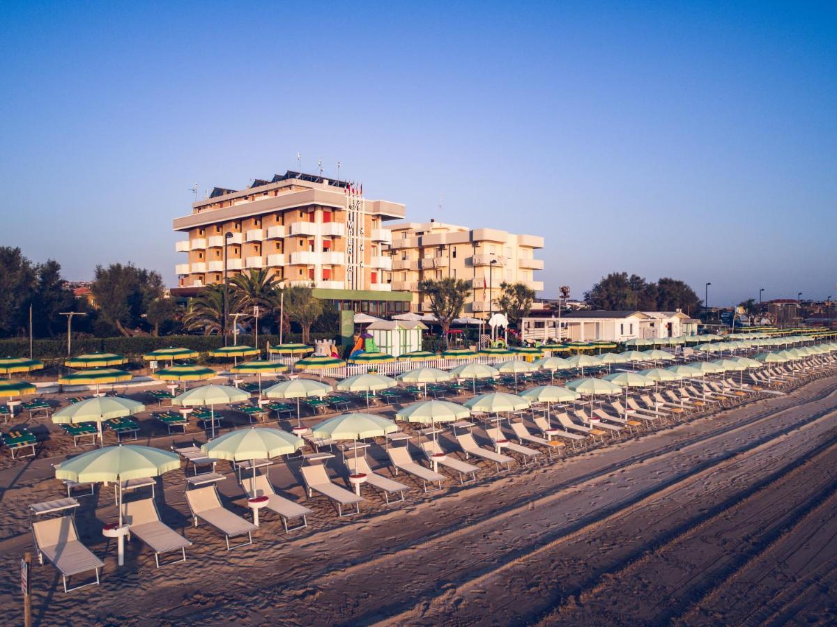 Una Hotels Imperial Beach Hotel Marotta Exterior photo
